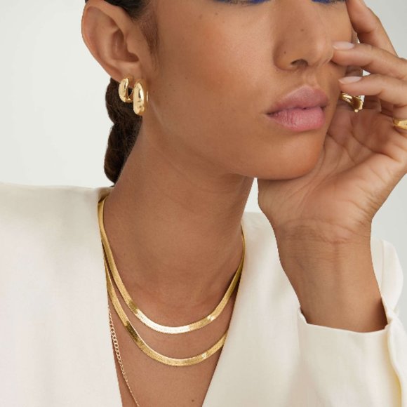 Mejuri Bold Herringbone Chain Necklace - Picture 2 of 2